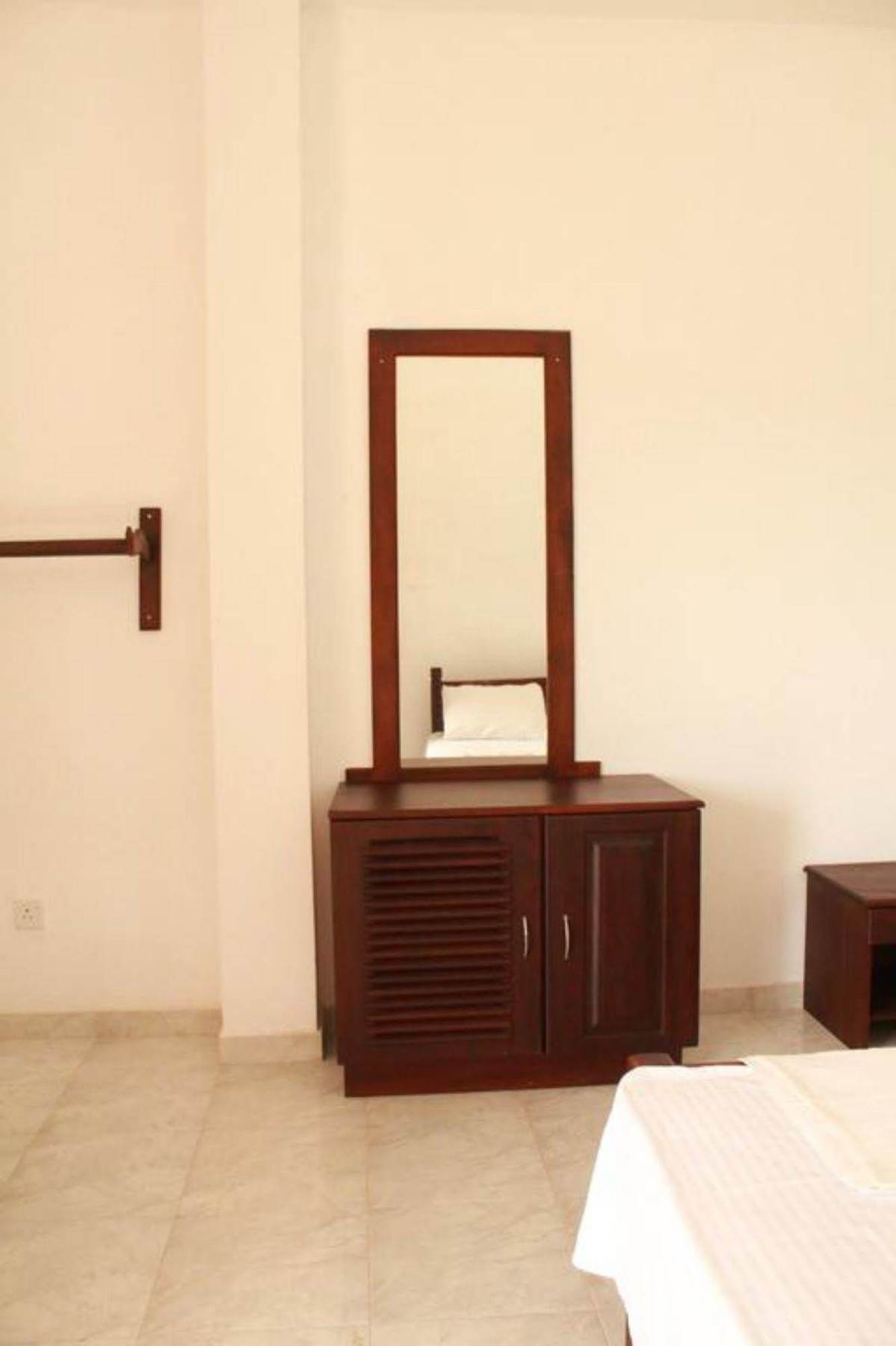 Pearl City Hotel Тиссамахарама Экстерьер фото
